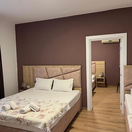 Apartments Adrian Улцин Екстериор снимка