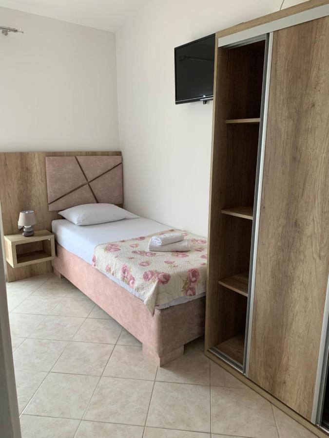 Apartments Adrian Улцин Екстериор снимка