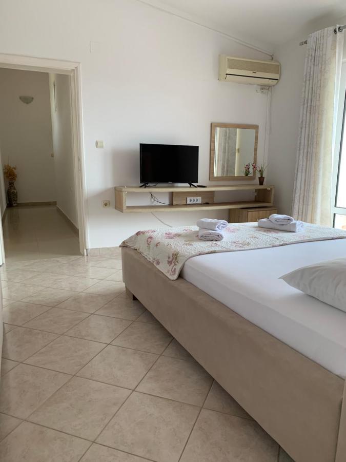 Apartments Adrian Улцин Екстериор снимка