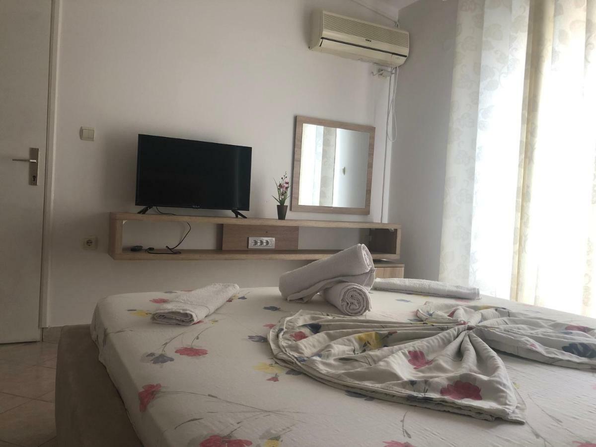 Apartments Adrian Улцин Екстериор снимка